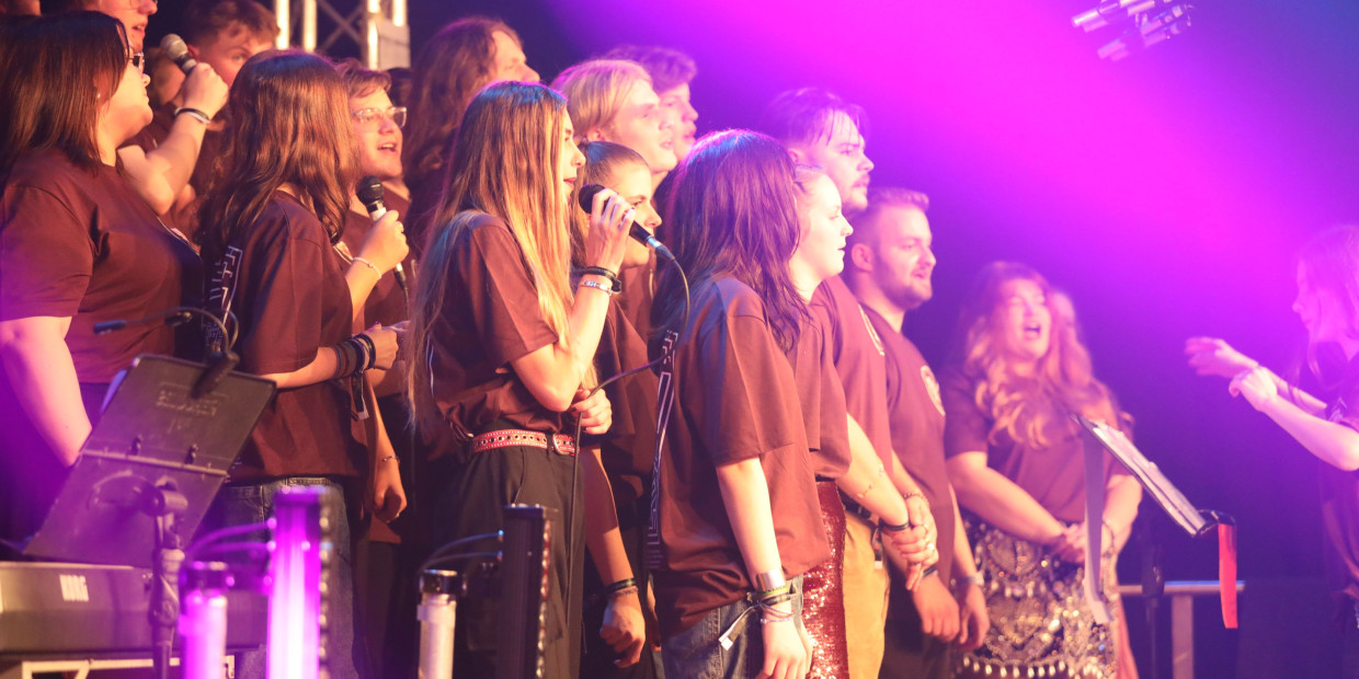 TEN SING Show: TS 1 wer bremst, verliert!
