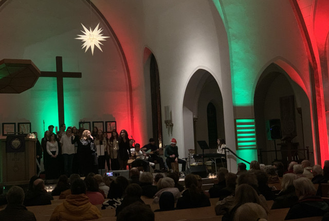 TEN SING Adventskonzert in der Kirche